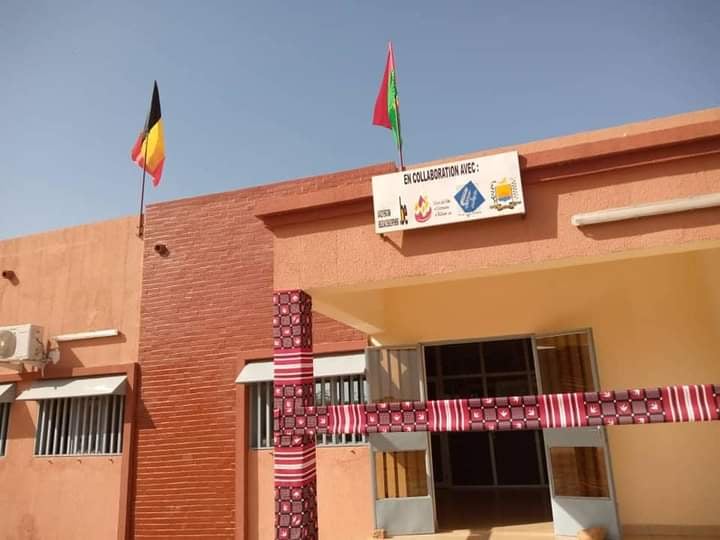 Arrond 2 Ouagadougou - Inauguration nouveau centre EC - 29 12 2020 - EntrÃ©e bÃ¢timent avant coupure ruban